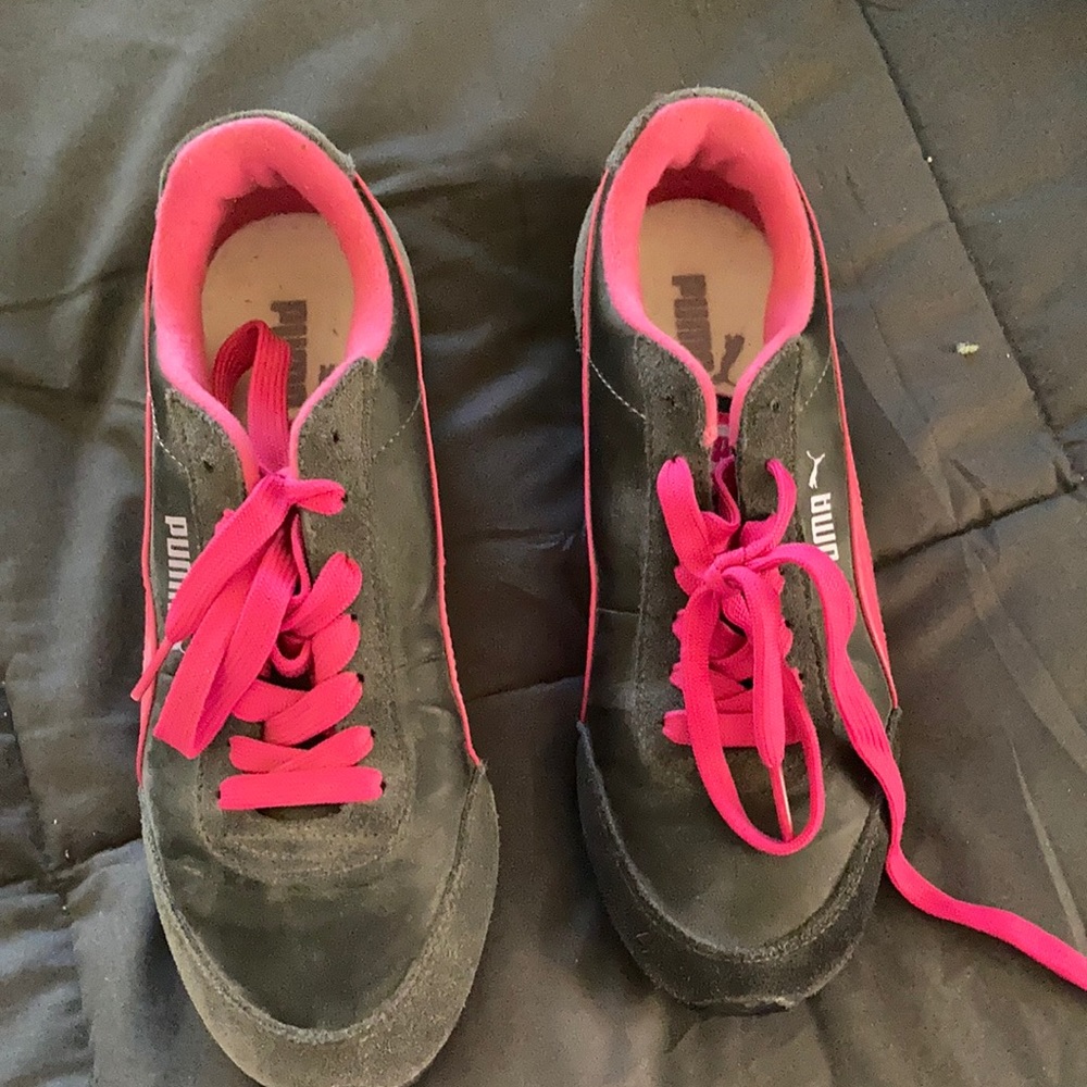 Puma sneaker gray and pink size 7